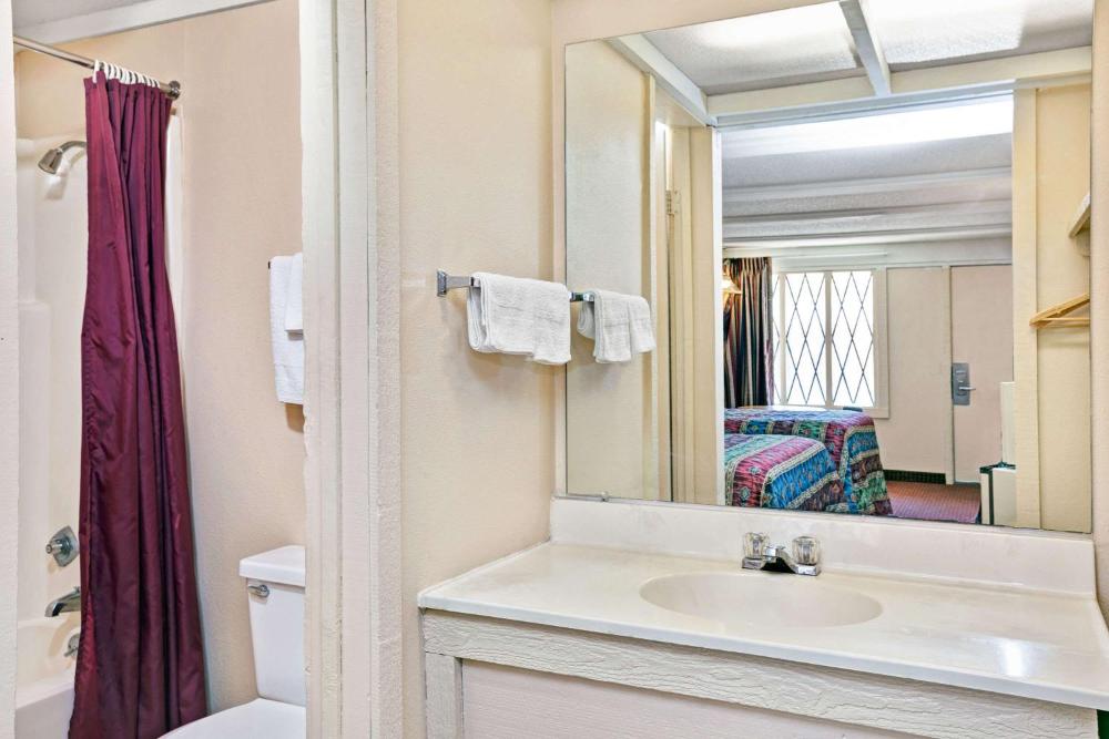 Double Room with Two Double Beds  - Non-Smoking interior